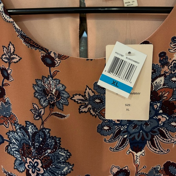 Women’s dress - Picture 1 of 2